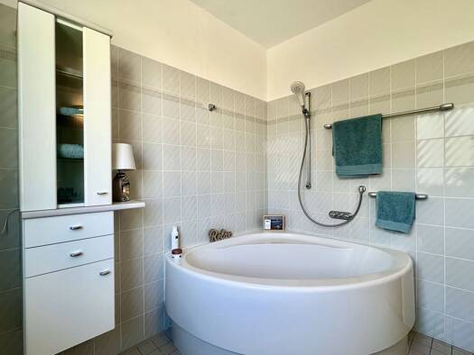 Wohnung zur Miete 900 € 3 Zimmer 88 m² Geschoss 3/6 frei ab 01.09.2025 Burg Hannover 30419
