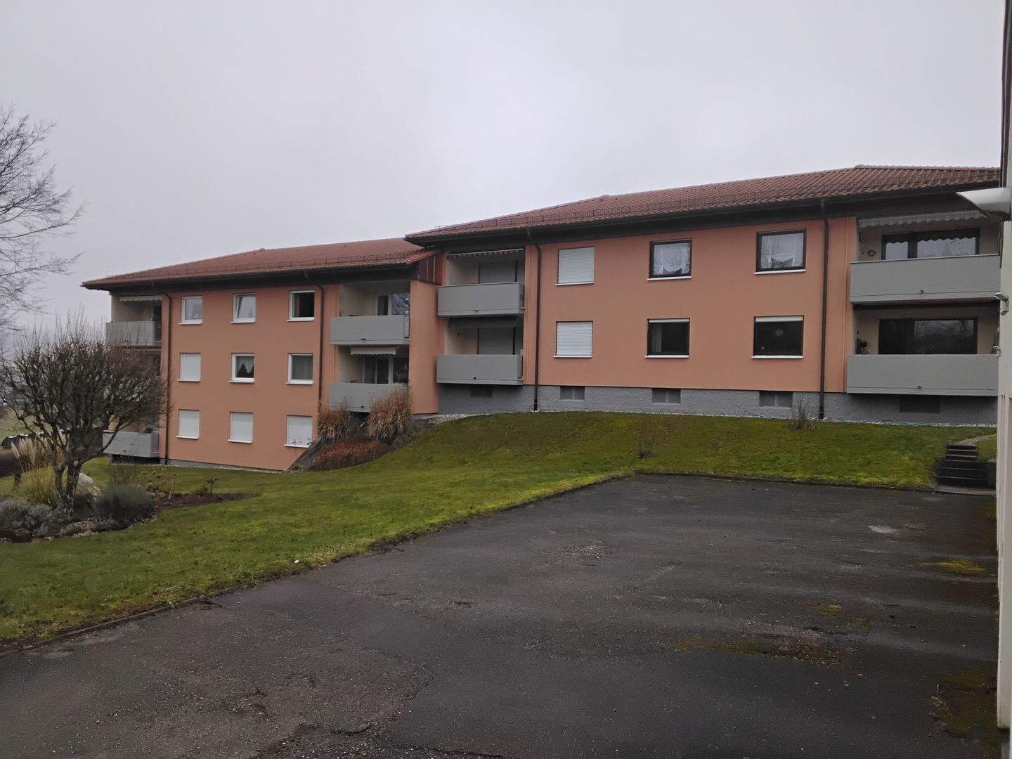 Immobilie in Obrigheim - Im Erdgeschoß, sehr zentral, renoviert, teilweise altersgerecht zu 95%, leerstehend und sofort beziehbar!  - Bild 0