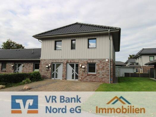 Wohnung zur Miete 850 € 3 Zimmer 80 m² frei ab sofort Langenhorn 25842