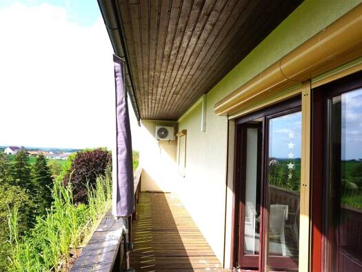 Wohnung zur Miete 910 € 3 Zimmer 118 m² frei ab 01.11.2026 Castell Castell 97355