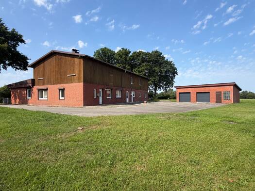 Mehrfamilienhaus zum Kauf 375.000 € 10 Zimmer 309 m² 17.687 m² Grundstück Am Dorfteich 6 Embühren 24819