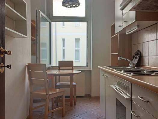 Studio zum Kauf provisionsfrei 225.000 € 1 Zimmer 38,3 m² 3. Geschoss frei ab sofort Goethestraße 46 Charlottenburg Berlin 10625