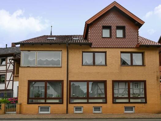 Einfamilienhaus zum Kauf 220.000 € 6 Zimmer 220 m² 134 m² Grundstück Bilshausen 37434