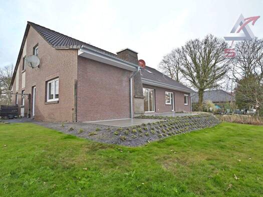 Wohnung zur Miete 900 € 5 Zimmer 173 m² Neufirrel 26670