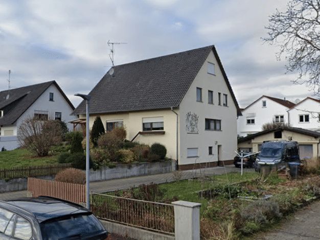 Mehrfamilienhaus zum Kauf 529.000 € 8 Zimmer 200 m² 911 m² Grundstück frei ab sofort Beuren Singen (Hohentwiel) 78224