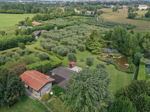 Haus zum Kauf 1.950.000 € 20 Zimmer 728 m² 30.000 m² Grundstück frei ab sofort Via Trevisago Soiano del Lago