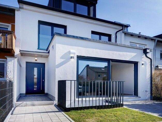 Reihenmittelhaus zur Miete - Erstbezug 4.000 € 4,5 Zimmer 135 m² 102 m² Grundstück Sendling-Westpark München 81369