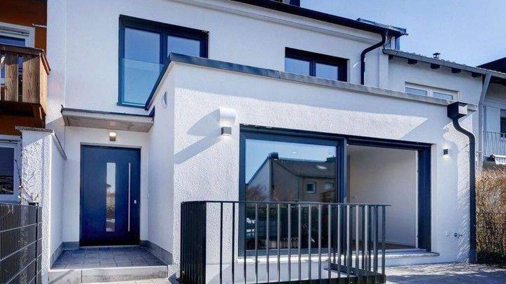 Reihenmittelhaus zur Miete - Erstbezug 4.000 € 4,5 Zimmer 135 m² 102 m² Grundstück Sendling-Westpark München 81369