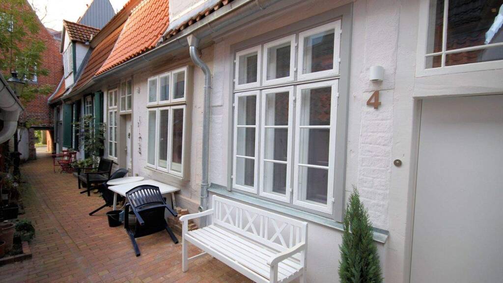 Stadthaus zur Miete 1.300 € 3 Zimmer 70 m² 60 m² Grundstück Innenstadt Lübeck 23552