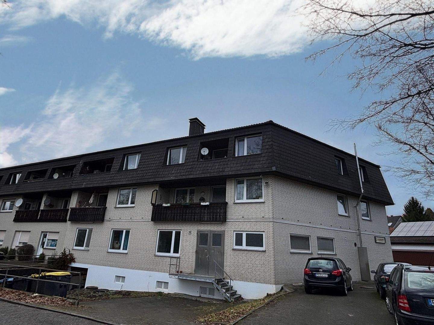 Immobilie in Altenbeken - Mehrfamilienhaus mit Gewerbeeinheiten - attraktive Kapitalanlage - Bild 3