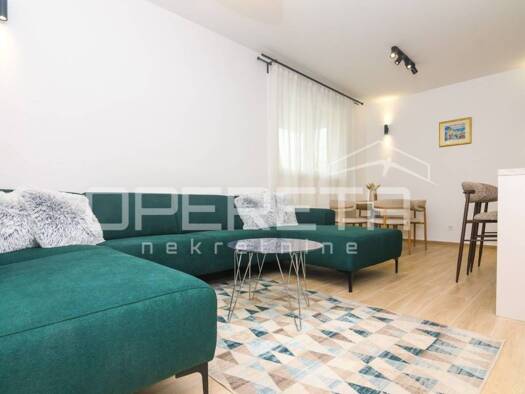 Wohnung zur Miete 900 € 2 Zimmer 50 m² Blato