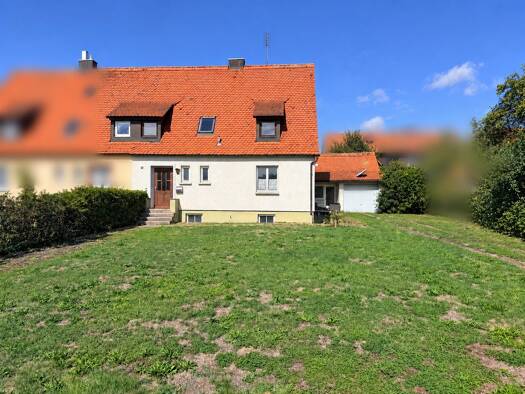 Doppelhaushälfte zum Kauf provisionsfrei 275.000 € 1 Zimmer 120 m² 673 m² Grundstück frei ab sofort Hilpoltstein Hilpoltstein 91161
