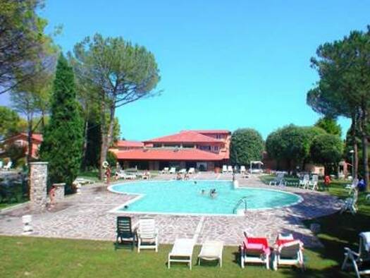 Hotel zum Kauf 70 Zimmer 21.200 m² Gastrofläche 23.000 m² Grundstück Manerba del Garda 25080