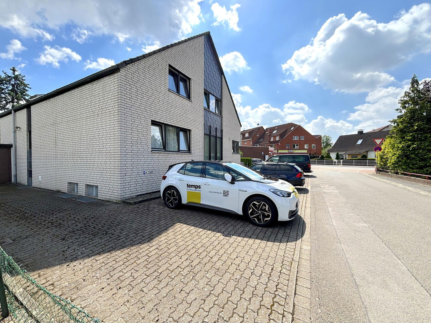 Einfamilienhaus zum Kauf provisionsfrei 599.000 € 16 Zimmer 212 m²<br/>Wohnfläche 740 m²<br/>Grundstück ab sofort<br/>Verfügbarkeit Eichenweg 1A Berenbostel - Südost Garbsen 30827