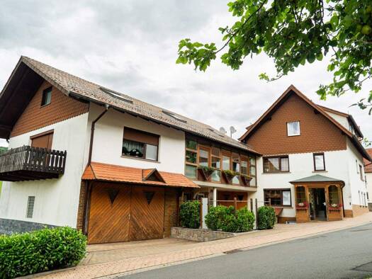 Mehrfamilienhaus zum Kauf 295.000 € 15 Zimmer 400 m² 750 m² Grundstück Willingshain Kirchheim 36275