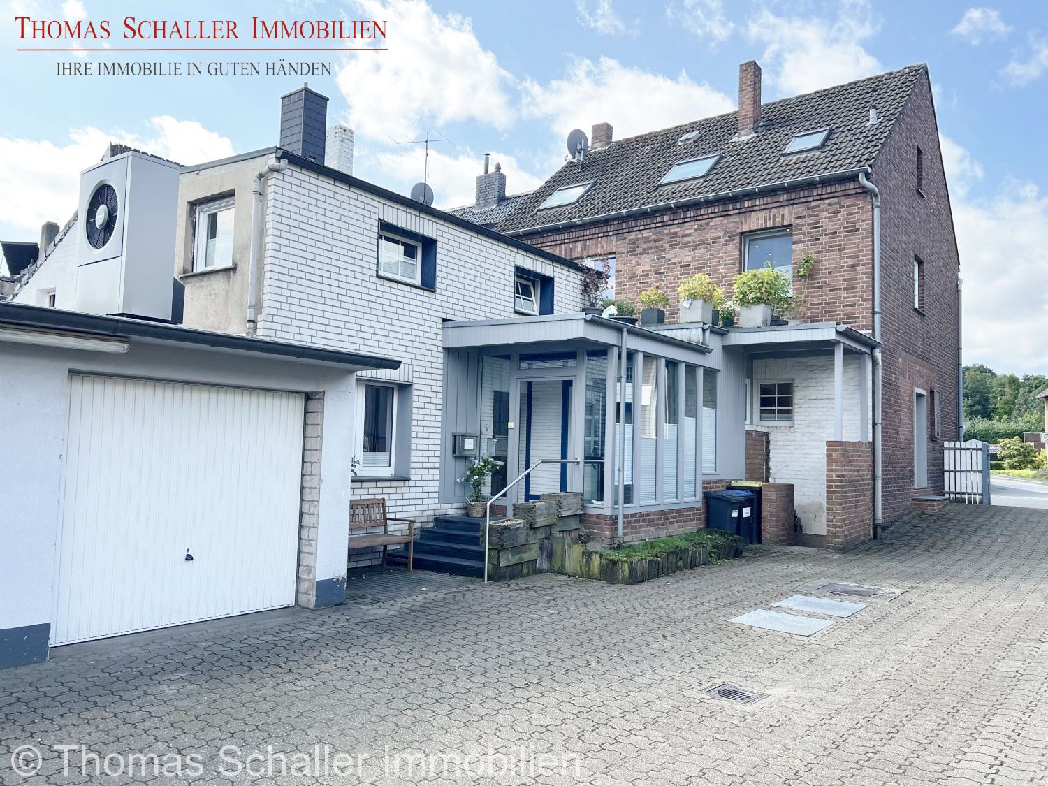 Mehrfamilienhaus zum Kauf 698.000 € 7 Zimmer 210 m²<br/>Wohnfläche 907 m²<br/>Grundstück Bergheim Duisburg 47228