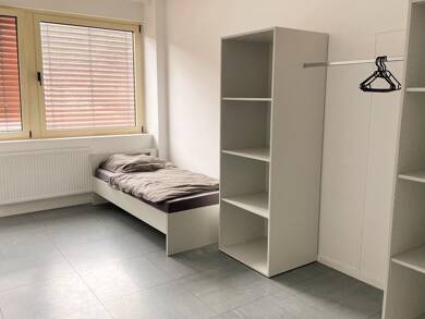 WG-Zimmer zur Miete Wohnen auf Zeit 580 € 17 m² frei ab 31.12.2025 Hedelfingerstr. 0 Wangen Stuttgart Hedelfingen 70327