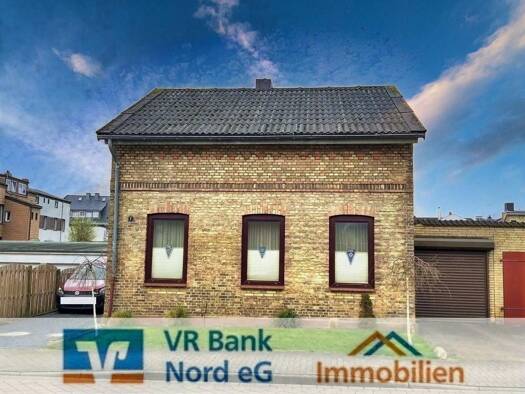 Mehrfamilienhaus zum Kauf 273.000 € 5 Zimmer 158,3 m² 319 m² Grundstück frei ab 01.09.2025 Schleswig 24837
