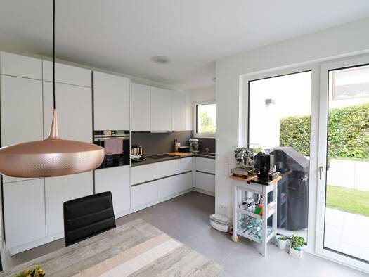 Wohnung zur Miete 1.950 € 4,5 Zimmer 129 m² Winnenden 71364
