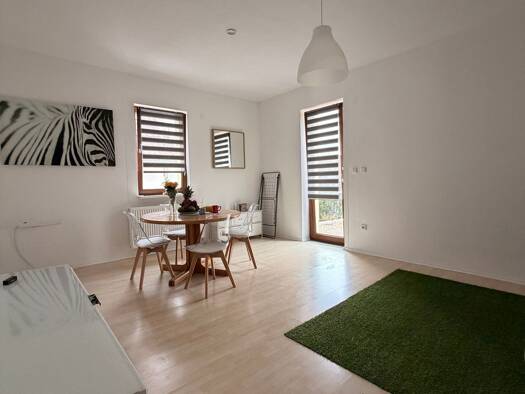 Wohnung zur Miete 1.200 € 3 Zimmer 74 m² Geschoss 1/3 frei ab sofort Zuffenhausen Stuttgart 70435