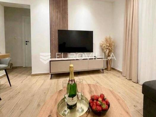 Wohnung zur Miete 750 € 2 Zimmer 80 m² Kastel Novi Kastela