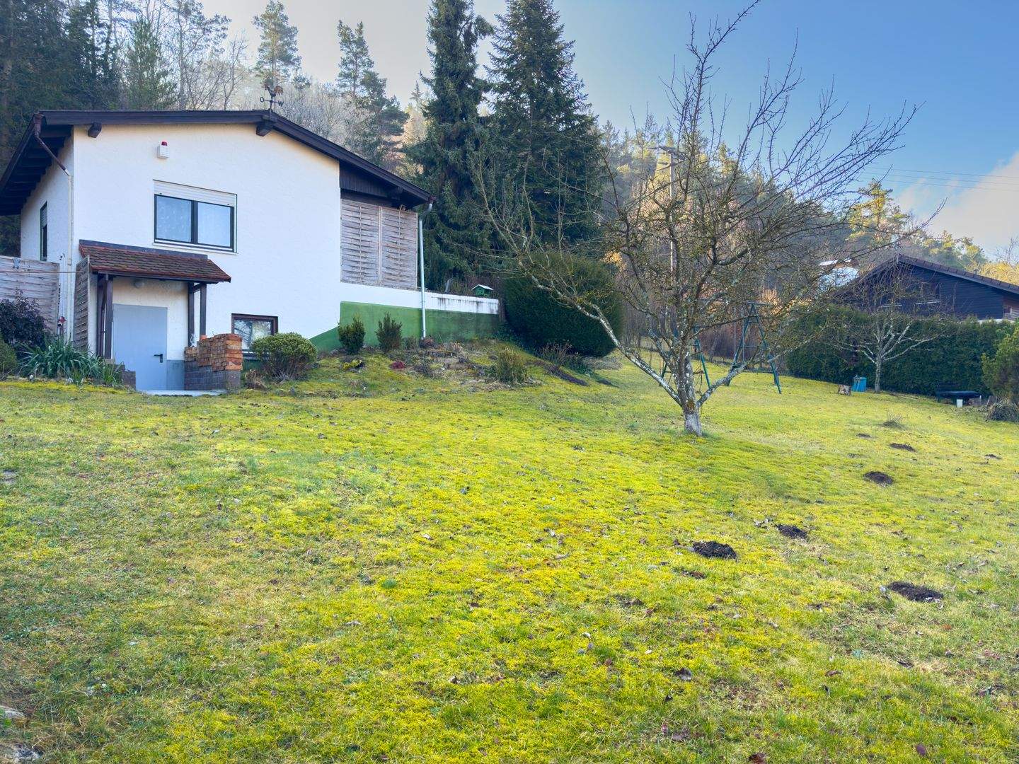 Immobilie in Treuchtlingen - Idyllisches Wochenendhaus am Waldrand - großes Grundstück mit Obstbäumen und Talblick - Bild 2