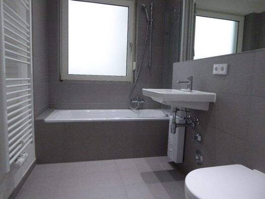 Wohnung zur Miete 782 € 3 Zimmer 82,4 m² 6. Geschoss frei ab 01.04.2026 Friedrich-Bauer-Str. 1 Erlangen-Süd Erlangen 91058