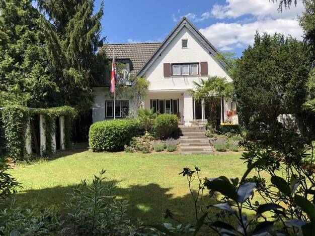 Einfamilienhaus zum Kauf provisionsfrei 1.195.000 € 6 Zimmer 165 m² 805 m² Grundstück Köln 51107