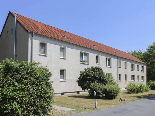 Mehrfamilienhaus zum Kauf als Kapitalanlage geeignet 1.600.000 € 48 Zimmer 1.675 m² 10.150 m² Grundstück Panitzsch Borsdorf 04451