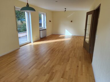 Wohnung zur Miete 750 € 3 Zimmer 102 m² EG frei ab sofort Adam-Pfeuffer-Straße 34 Bad Königshofen Bad Königshofen i.Grabfeld 97631