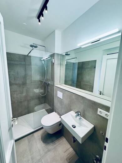 Wohnung zur Miete 430 € 1 Zimmer 33 m² 3. Geschoss frei ab sofort Fürther Straße 12 Himpfelshof Nürnberg 90429