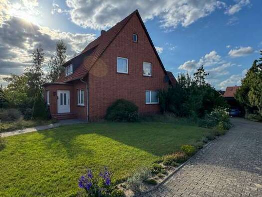 Mehrfamilienhaus zum Kauf 355.000 € 7 Zimmer 194 m² 1.374 m² Grundstück Wesendorf Gifhorn_Kreis 38542
