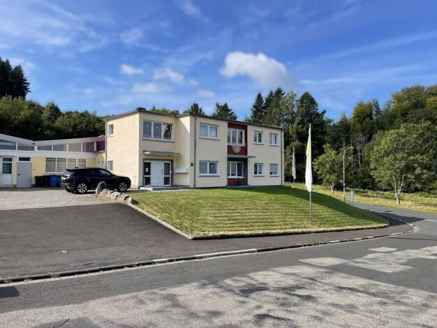 Bürogebäude zum Kauf 1.050.000 € 19 Zimmer 200 m² Bürofläche Allendorf Allendorf 35469