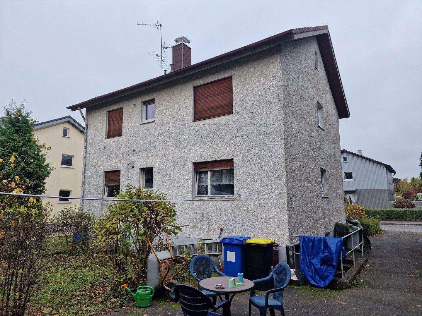 Mehrfamilienhaus zum Kauf provisionsfrei 240.000 € 8 Zimmer 238 m²<br/>Wohnfläche 637 m²<br/>Grundstück Im Hollerstock 20 Walldürn Walldürn 74731