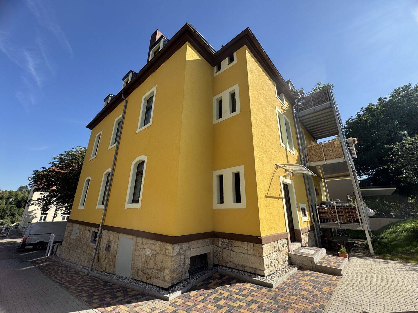 Property thumbnail 3