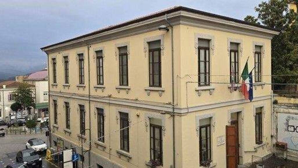 Wohnung zum Kauf 98.000 € 3 Zimmer 128 m² Penne 65017
