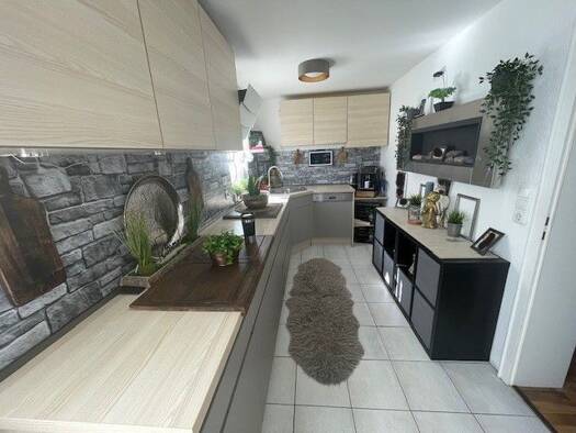 Wohnung zur Miete 900 € 6 Zimmer 140 m² Geschoss 1/2 frei ab sofort Sulzthal 97717