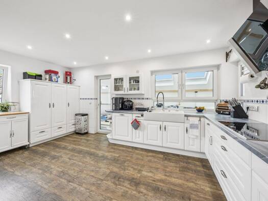 Mehrfamilienhaus zum Kauf 949.000 € 7 Zimmer 254,4 m² 661 m² Grundstück Besigheim Besigheim 74354