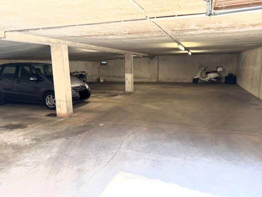 Tiefgarage zur Miete provisionsfrei 120 € 8 m² Nienstedten Hamburg 22609