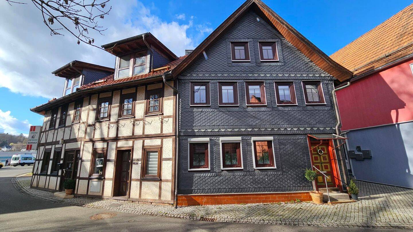 Immobilie in Schleusingen - Einzigartiges Wohnensemble mit Charme, Geschichte und Zukunftspotenzial in Schleusingen - Bild 1
