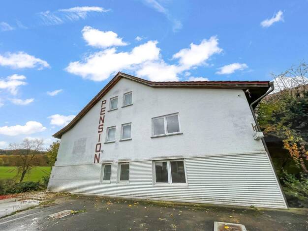 Mehrfamilienhaus zum Kauf als Kapitalanlage geeignet 330.000 € 36 Zimmer 960 m² 2.259 m² Grundstück Altenbanz Bad Staffelstein 96231