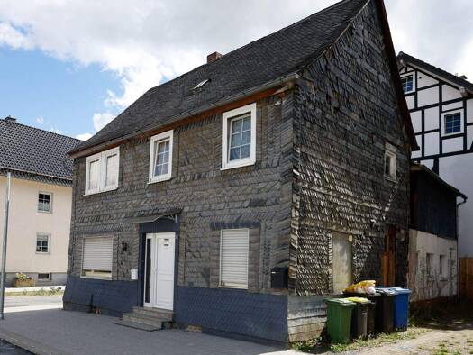 Mehrfamilienhaus zum Kauf 119.000 € 10 Zimmer 141 m² 127 m² Grundstück Medebach 59964