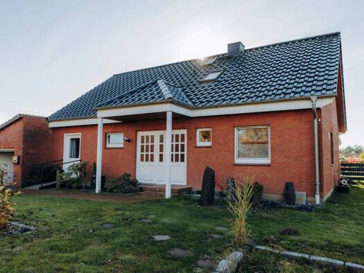 Haus zum Kauf 339.000 € 5 Zimmer 149 m² 696 m² Grundstück Niendorf bei Berkenthin 23919