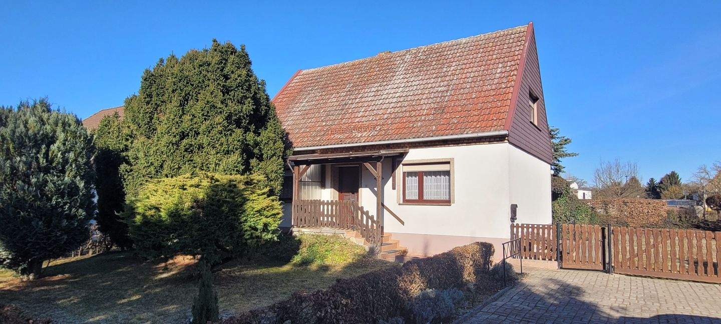 Immobilie in Sonnewalde - Sonnewalde- Großes Einfamilienhaus in guter Wohnlage für die junge Familie! - Bild 0