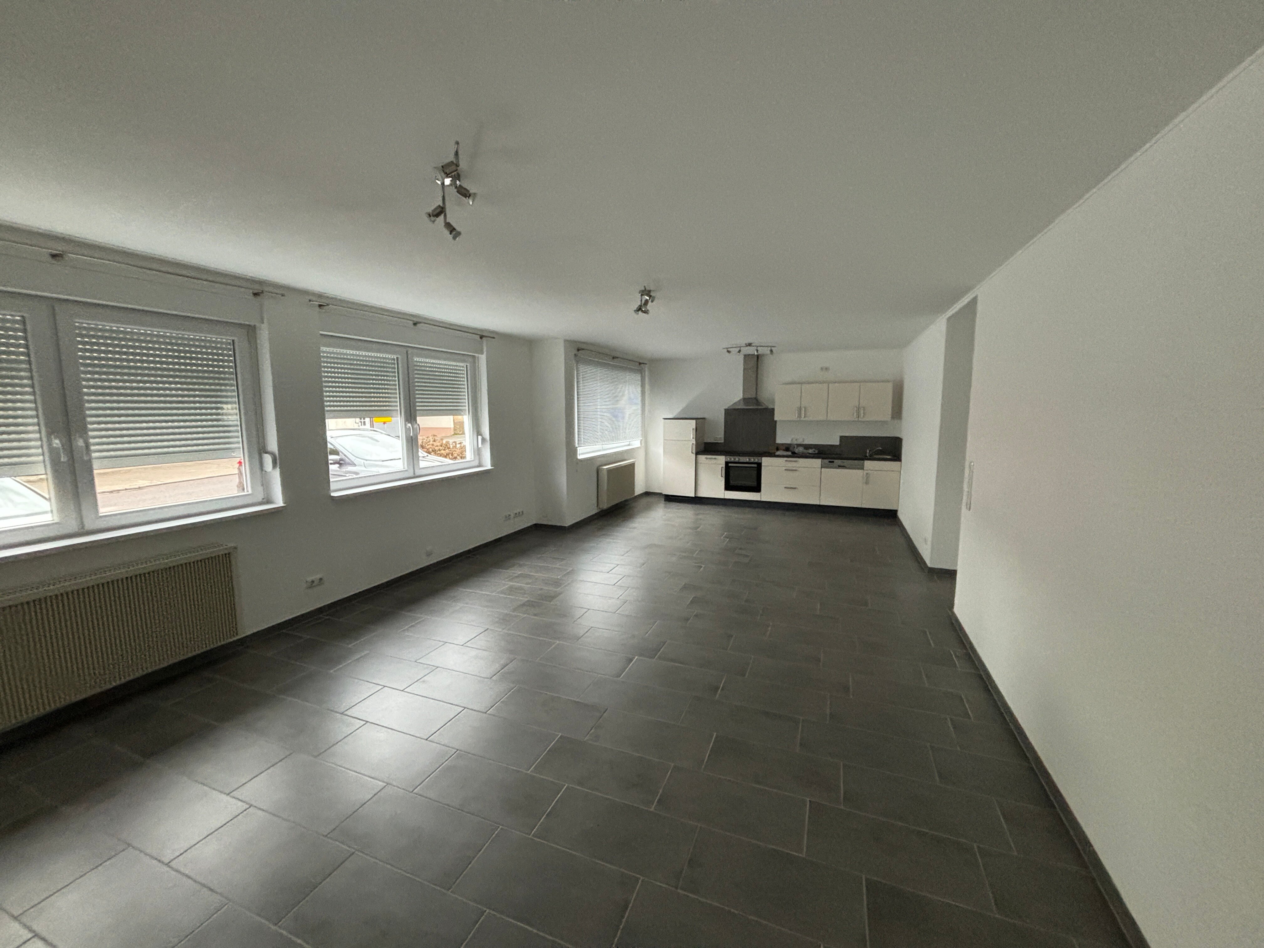 Terrassenwohnung zur Miete 980 € 3 Zimmer 98 m²<br/>Wohnfläche EG<br/>Geschoss ab sofort<br/>Verfügbarkeit Zemmererstr.8 Orenhofen 54298