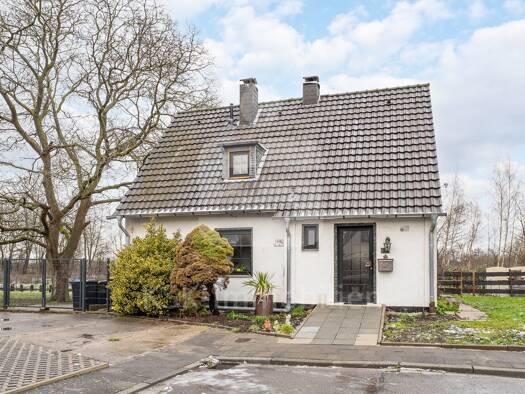 Einfamilienhaus zum Kauf 185.000 € 4 Zimmer 90,8 m² 1.721 m² Grundstück Kirdorf Bedburg 50181