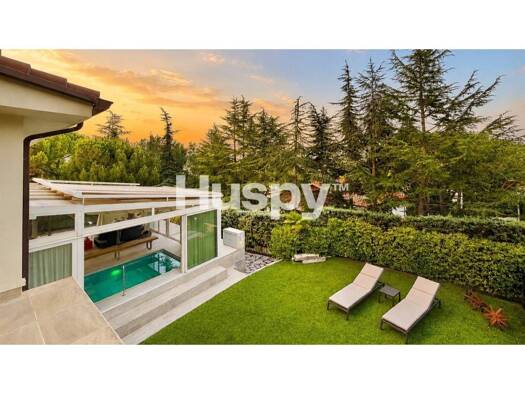 Villa zum Kauf 940.000 € 4 Zimmer 400 m² 1.500 m² Grundstück >Calle Navacerrada > Galapagar 28260