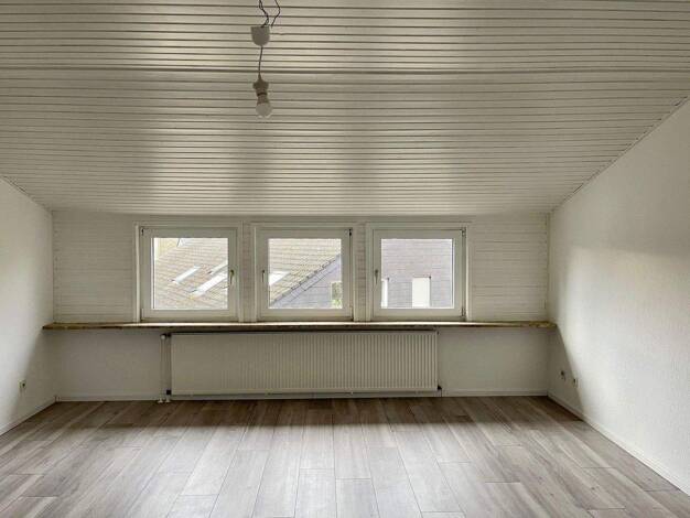 Wohnung zur Miete 680 € 3 Zimmer 76,1 m² 3. Geschoss Hubertusweg 3 Schloß Neuhaus Paderborn OT Schloß Neuhaus 33104