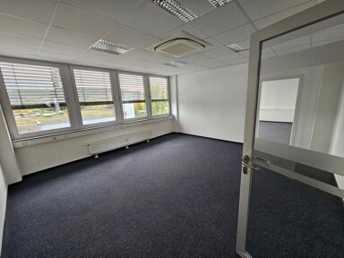 Bürofläche zur Miete provisionsfrei 9,50 € 5 Zimmer 195 m² Bürofläche teilbar ab 30 m² Düsseldorfer Straße. 15 Waiblingen - Kernstadt Waiblingen 71332