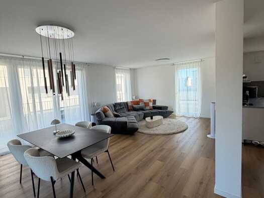 Penthouse zur Miete 2.500 € 5 Zimmer 200 m² Geschoss 4/4 frei ab sofort Pfullingen 72793